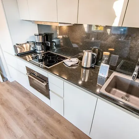 Haus Lucia Whg 03 아파트 베스터란트